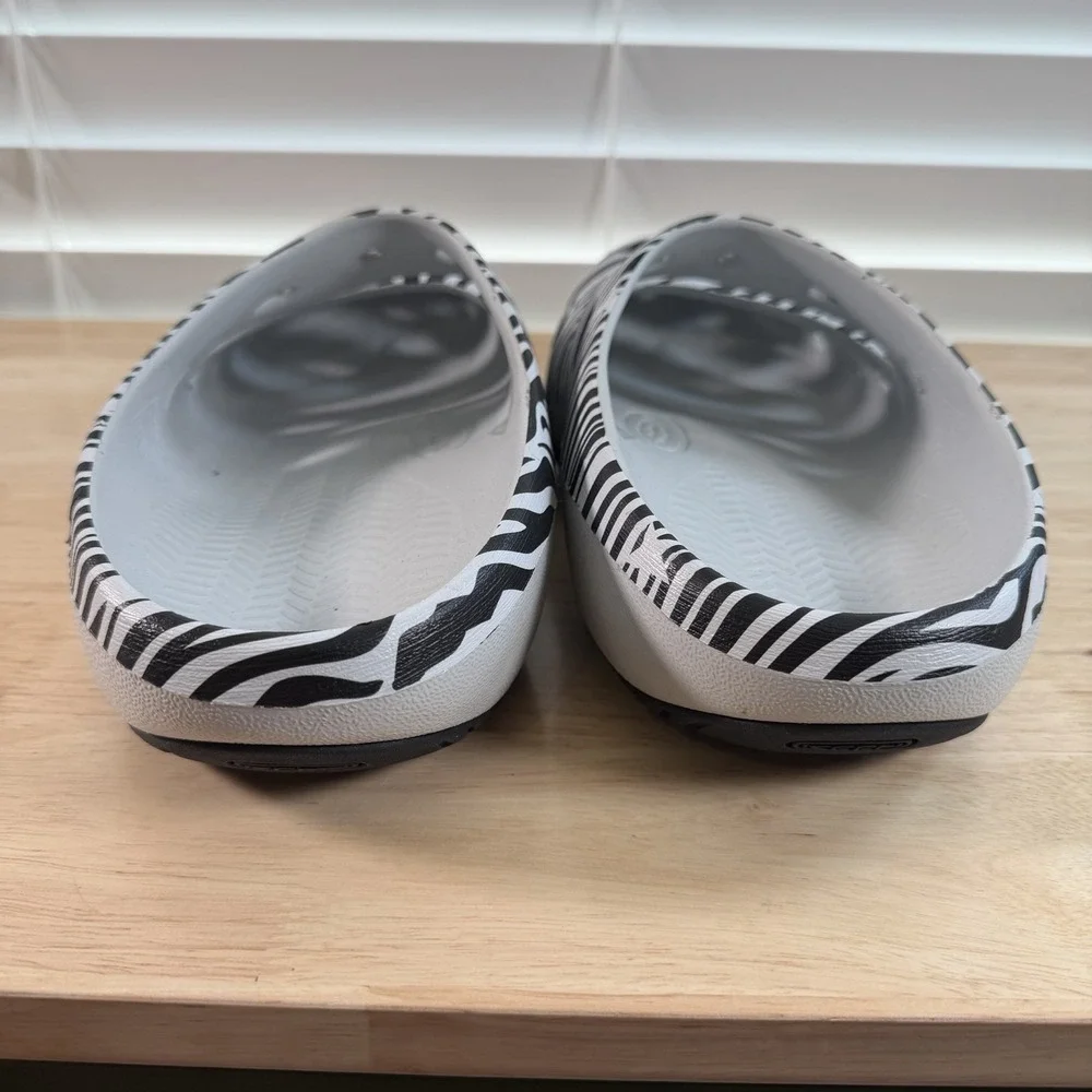KEEN Yogui Arts Men's size 14 Slide Clog Shoes Sandals Black White Zebra Star